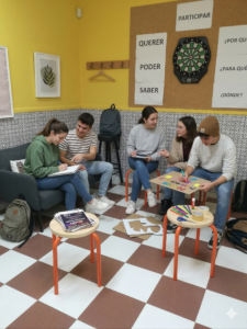 jovenes-trabajando-225x300