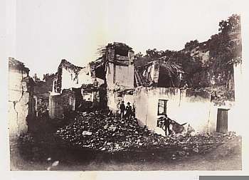 Ruinas en la Plaza de Albu�uelas.JPG