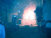 38.Fuegos_artificiales.jpg (80572 bytes)