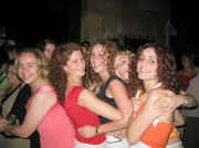 40.baile.jpg (90474 bytes)