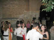 42.baile.jpg (105870 bytes)