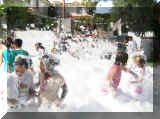 44.FiestaEspuma.jpg (129640 bytes)